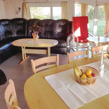 펜션 Five-bedroom Holiday In *