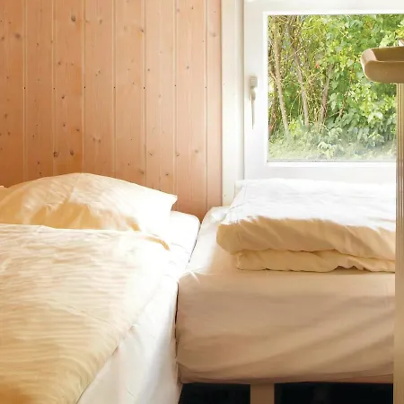 Five-bedroom Holiday In 펜션